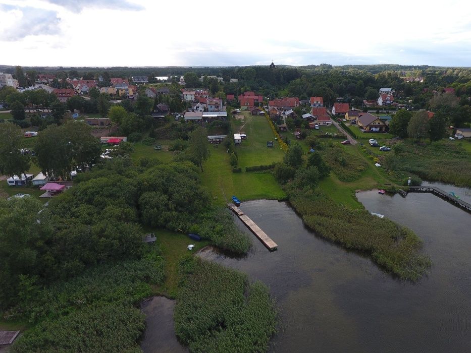 Domek holenderski nad jeziorem Niegocin z własnym pomostem