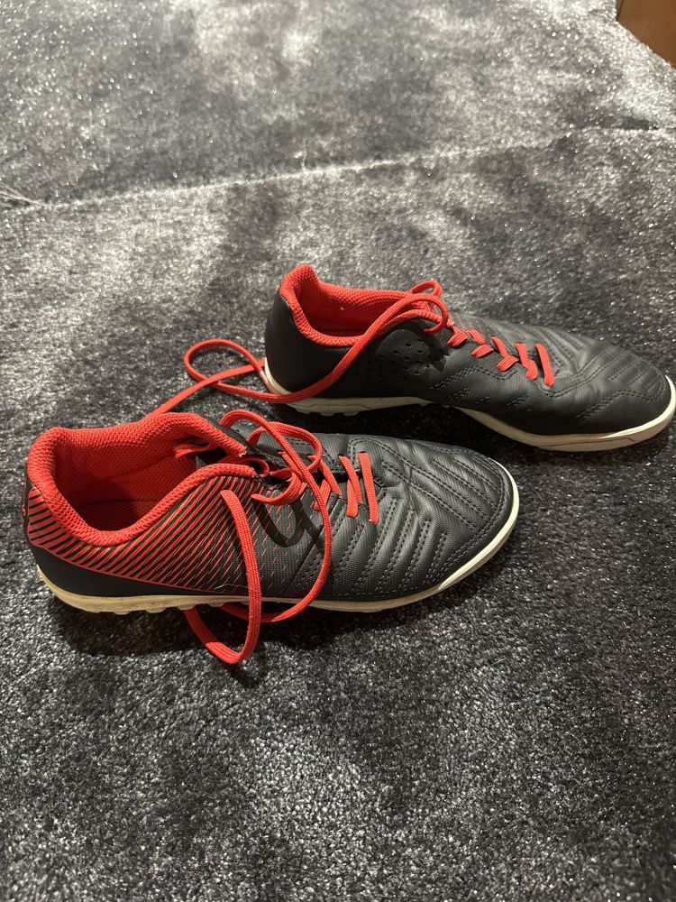 Buty halówki r. 34 Decathlon