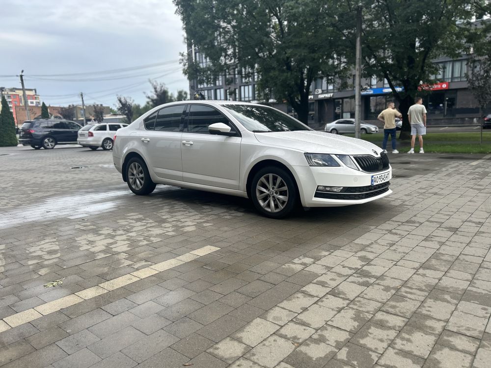 Продам Skoda Octavia A7 2017 1.6 Turbo
