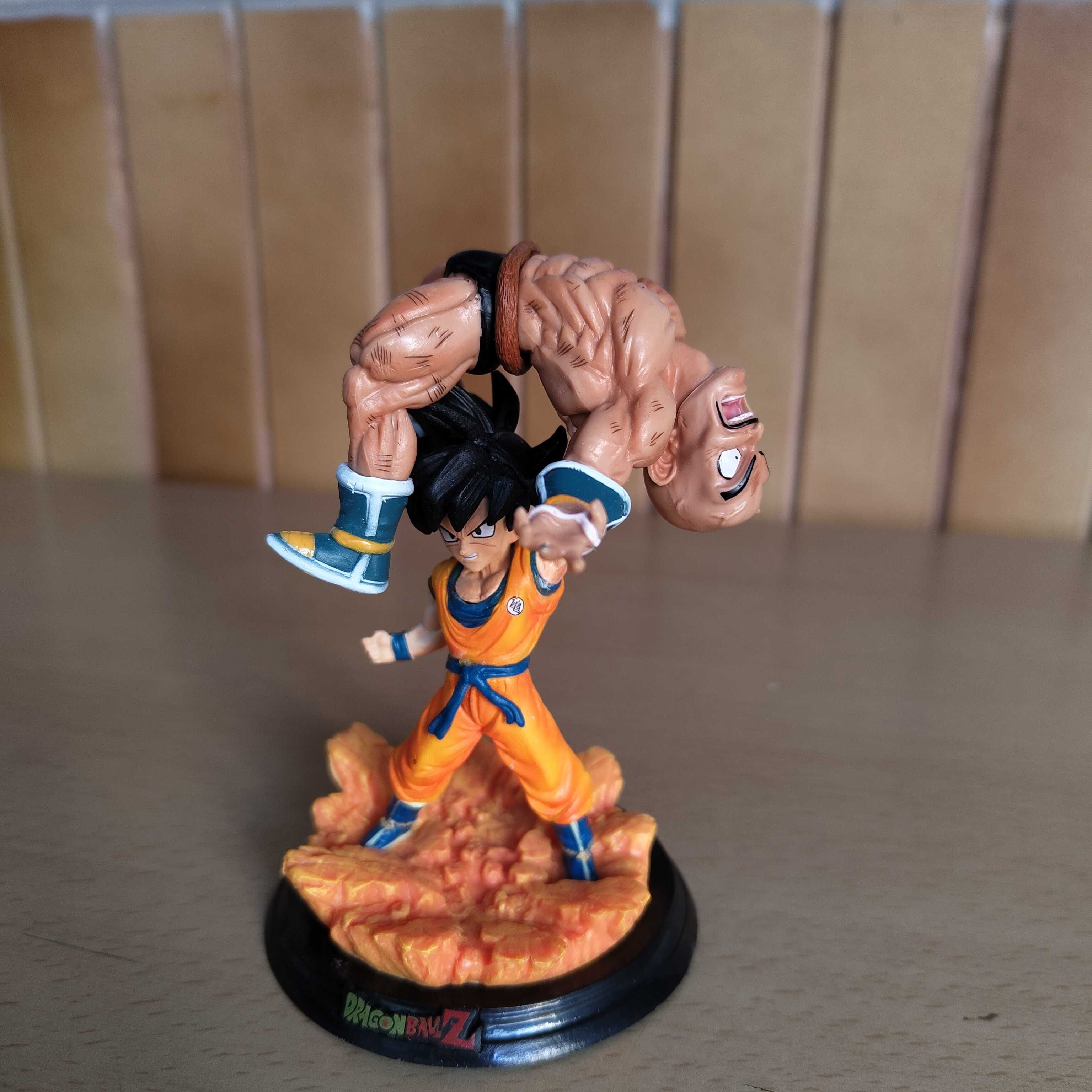 Boneco Figura Son Goku e Nappa Dragon Ball