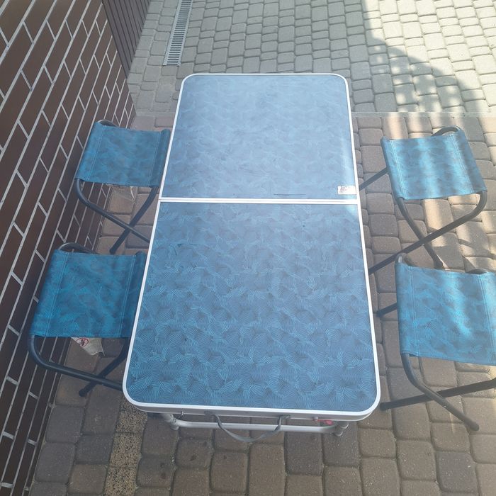 Stół kempingowy składany + 4 taborety Quechua dla 4-6 osób