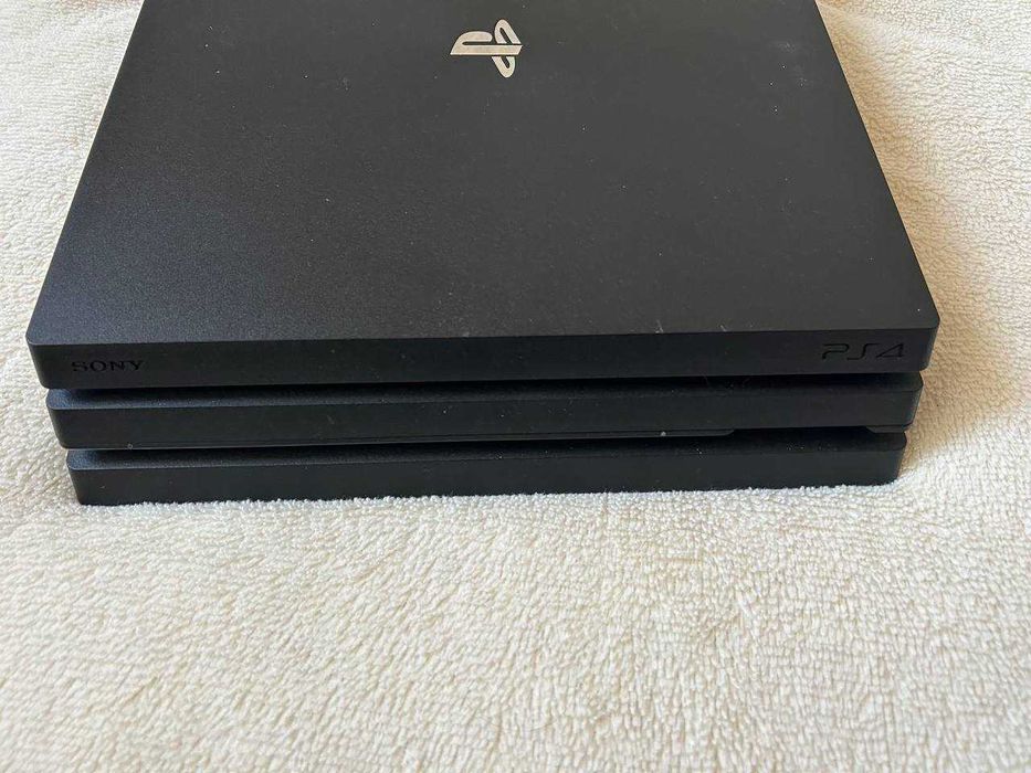 Игровая приставка Sony Playstation 4 Pro 1 Тб CUH-7215B