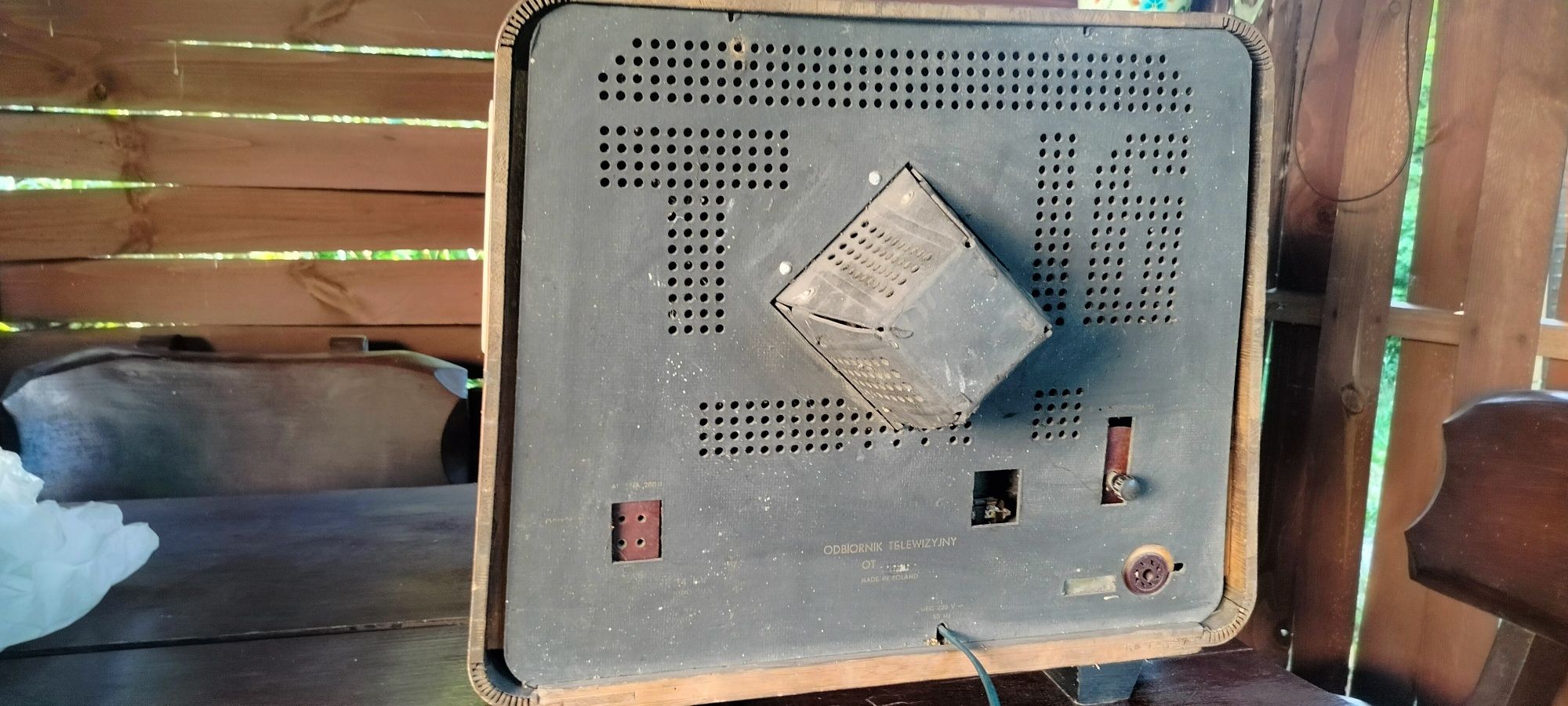 Szmaragd stary telewizor lampowy PRL