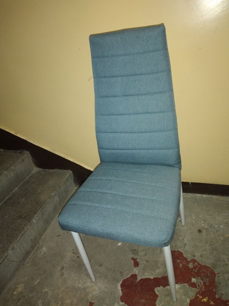Krzesło kolor niebieski