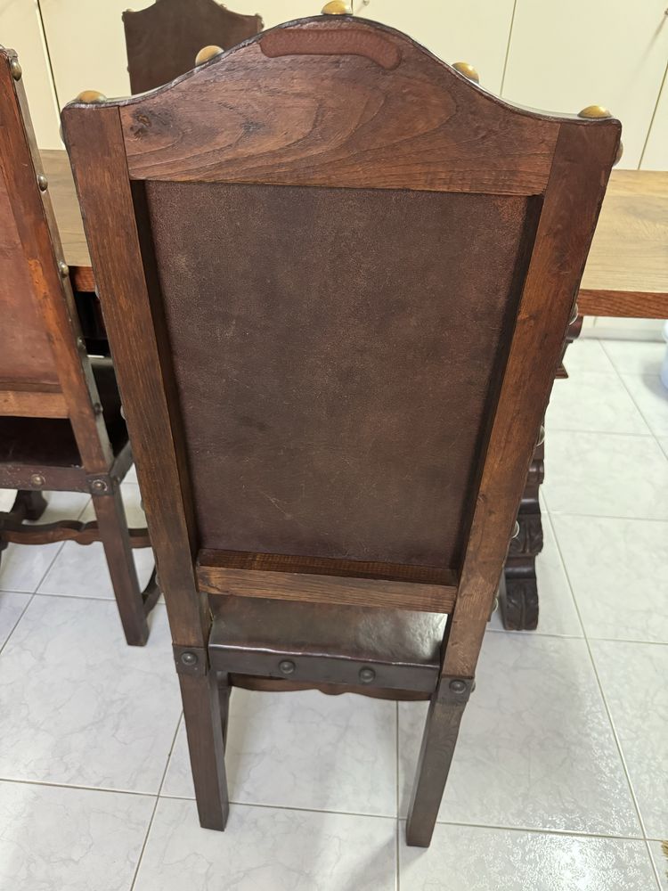 Conjunto mesa e cadeiras