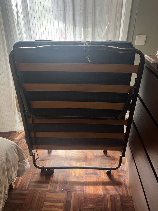 Cama dobrável/Divã