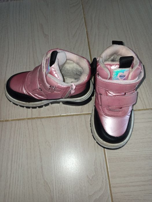 Зимове дитяче взуття