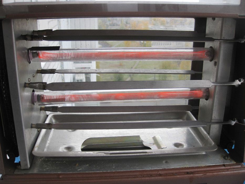 Электрошашлычница Вогник  6 шампуров СССР.