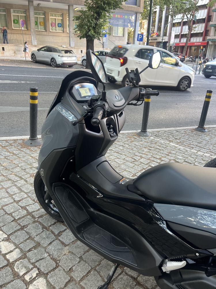 Nmax 2024 - como nova - 1.900km