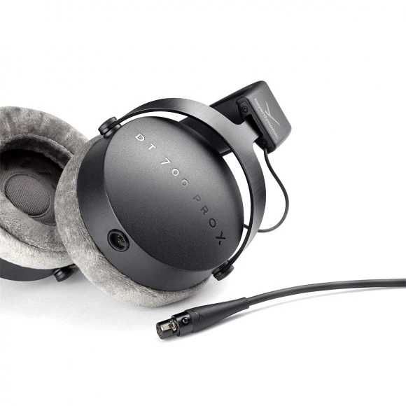 Навушники BEYERDYNAMIC DT 700 Pro X нові в наявності