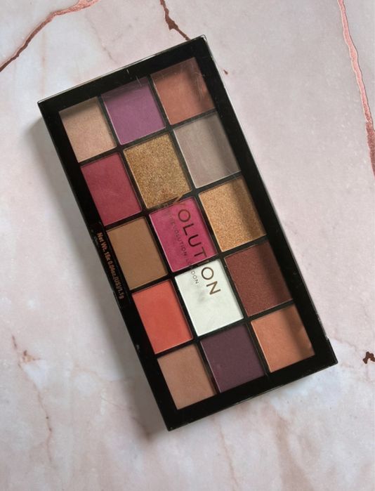 Paletka cieni Revolution