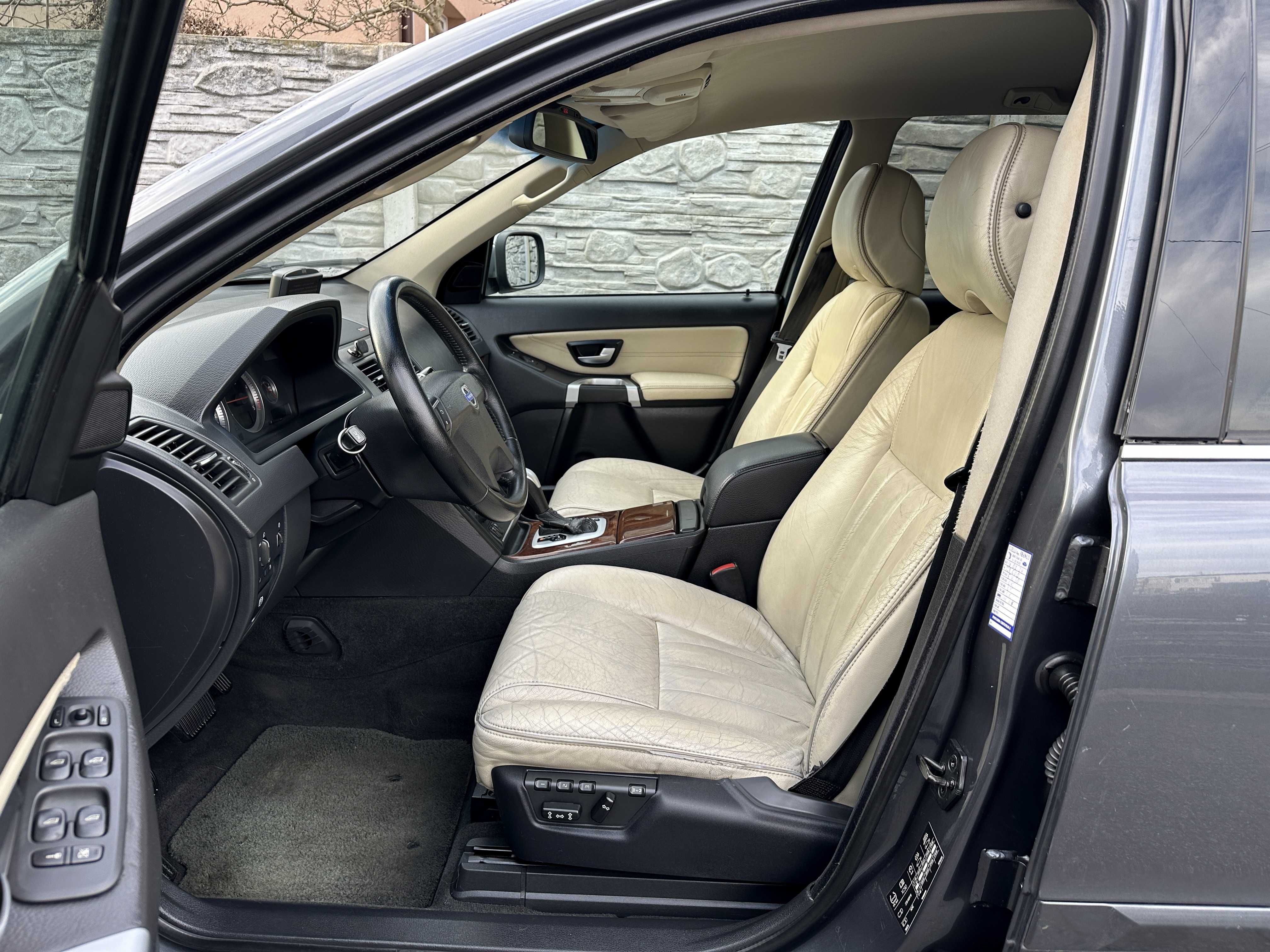 VOLVO XC90 LIFT 2.4 D5 AWD EXECUTIVE Bi-Xenon DvD Skóra DynA 19" Ładny