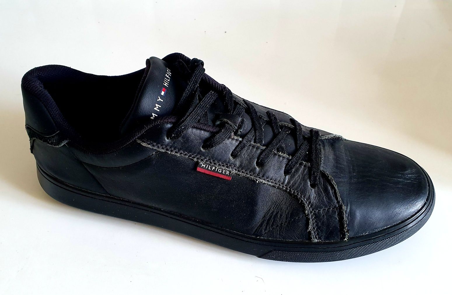 TOMMY HILFIGER roz. 45 29 cm skóra naturalna