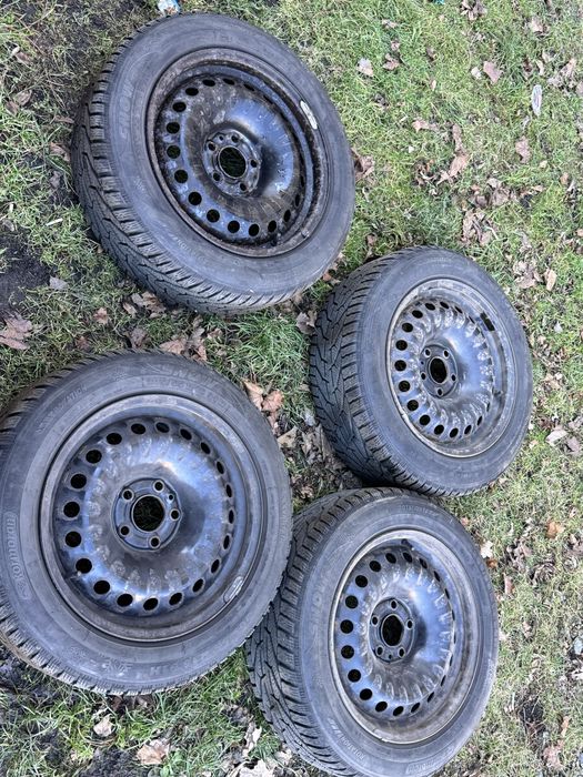Sprzedam stalowe felgi z oponami zimowymi 205/55/R16