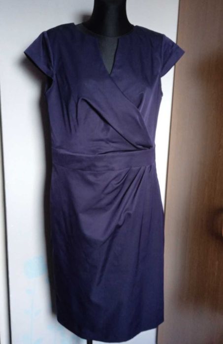 Granatowa sukienka ładny dekolt r. 46