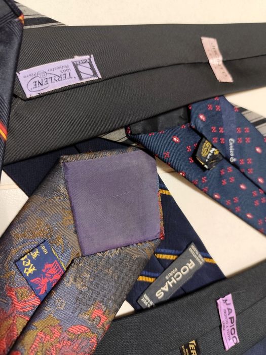 Lote de 10 Gravatas antigas de banda estreita (Vintage)