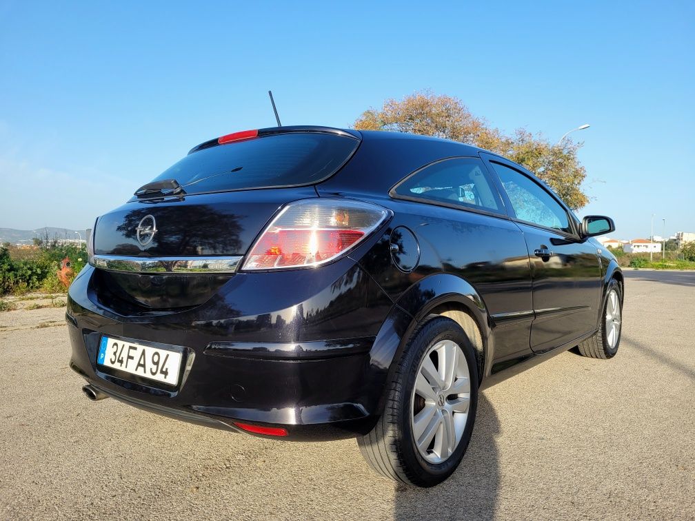 Opel Astra GTC 1.7