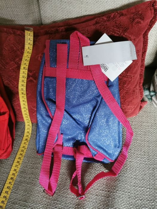 Mochilas infantis novas c etiqueta Disney e super Nenas