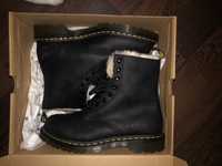 Dr. Martens Serena 1460