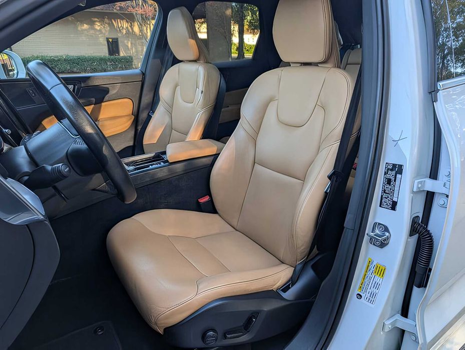 Volvo XC60      2020