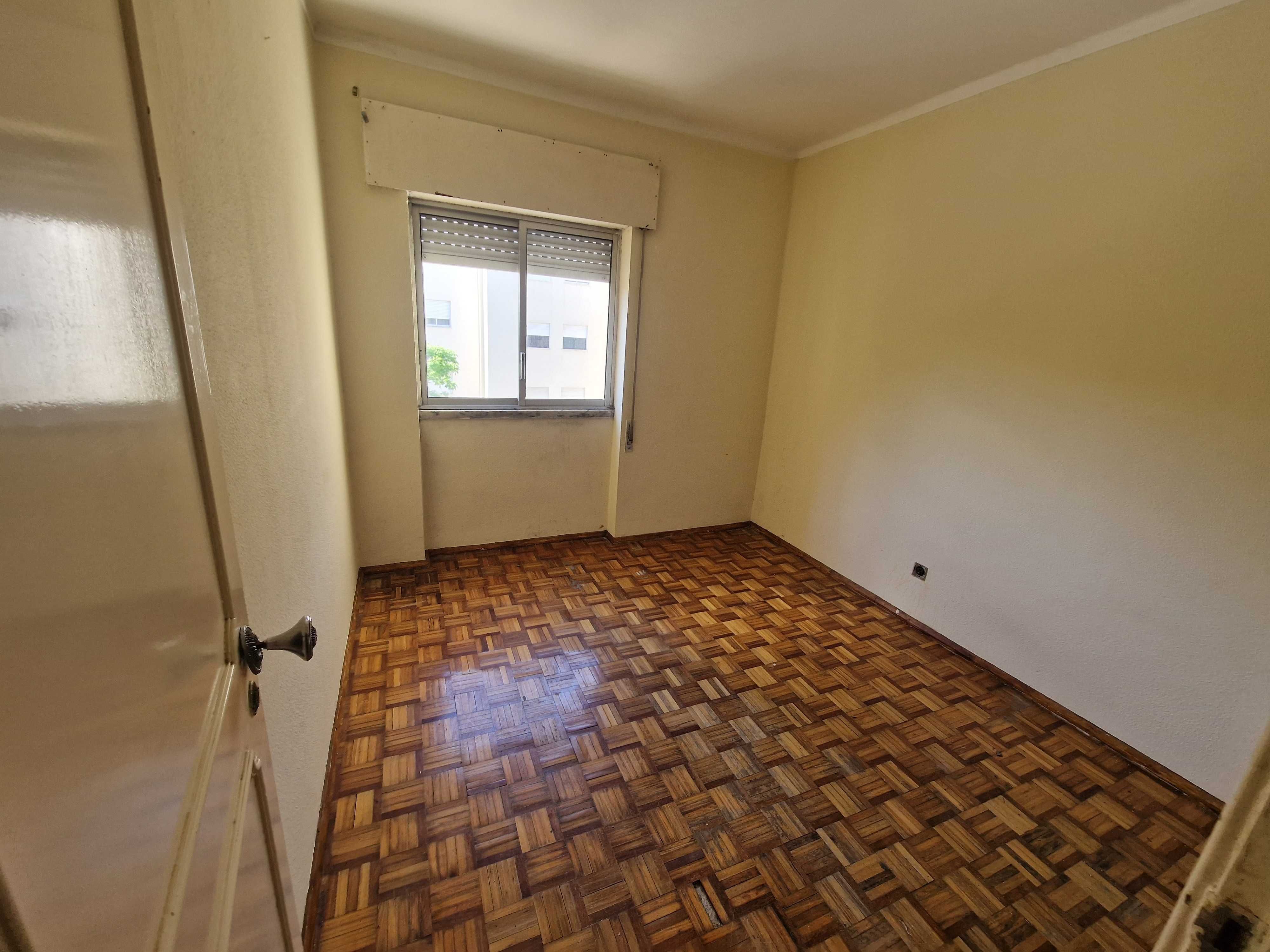 Vende-se T2 em Arcena