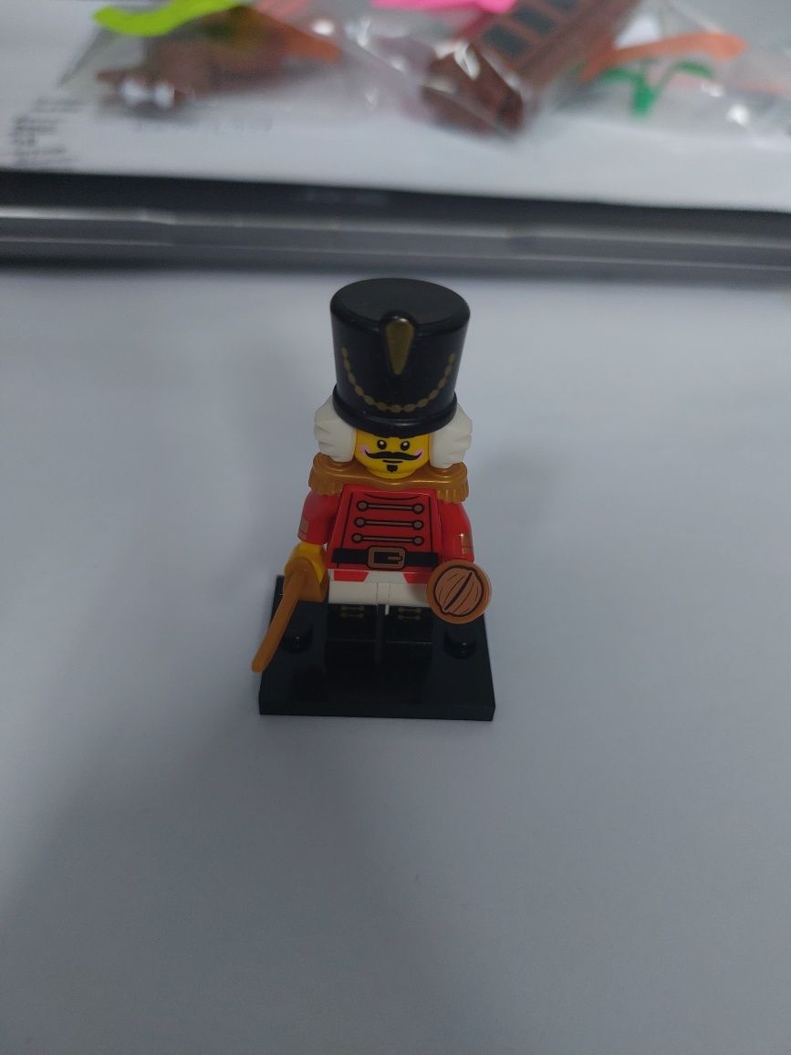 LEGO figurka kolekcjonerska dziadek do orzechów