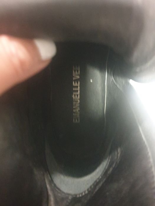 Botas de camurça da marca Emanuelle Vee, usados apenaa 2 vezes