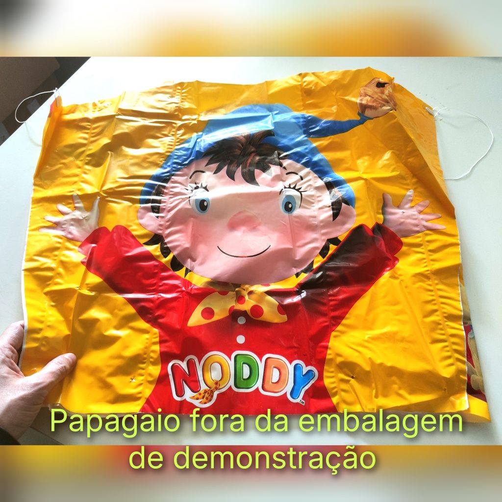 Papagaio do Noddy (3€/cada para as 6 unidades ou €6 se comprar um)