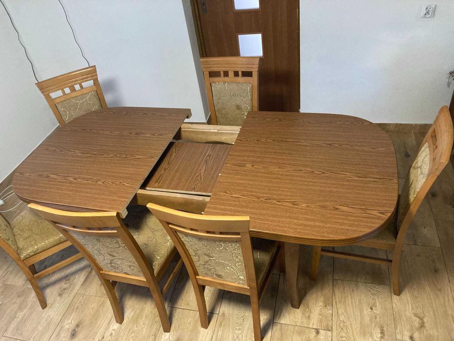 Solidny, stabilny rozkładany stół + 6 krzeseł, idealny na przyjęcia :)