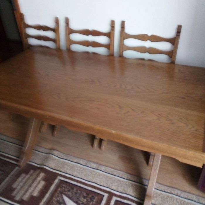 Stół dębowy rozkładany z 8 krzesła