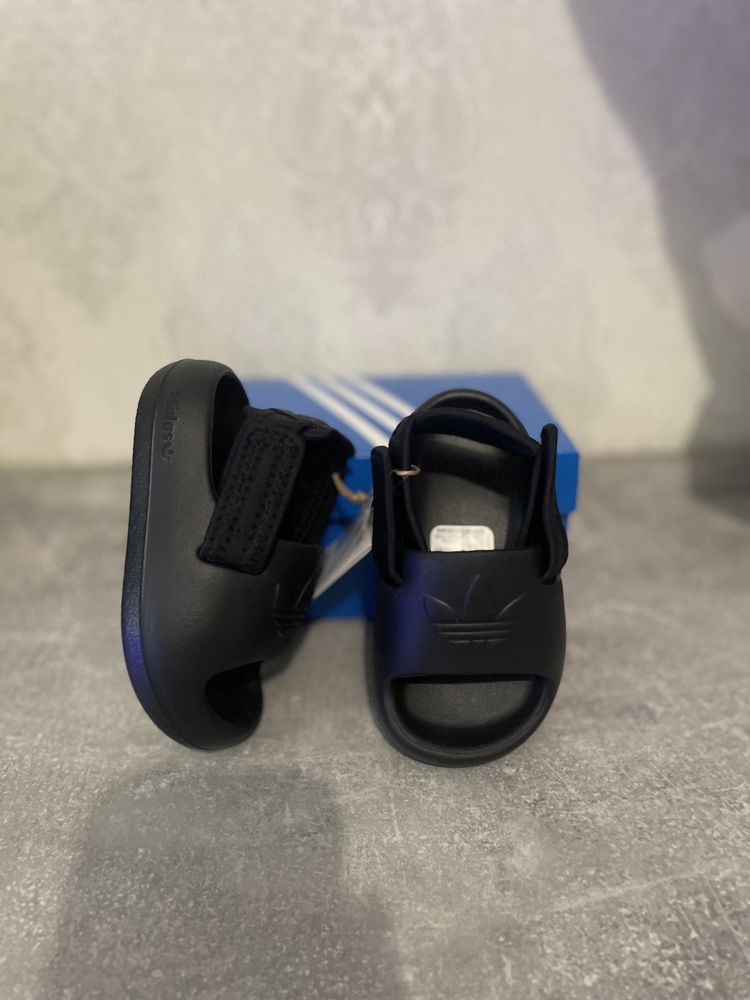 Дитячі босоніжки  Adidas