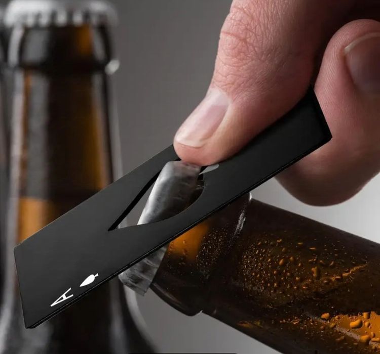 Відкривачка для пива багато функціональна.