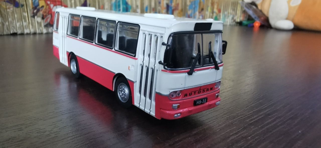 4 szt modele Autosan,jelcz skala 1:72 kultowe autobusy PRL