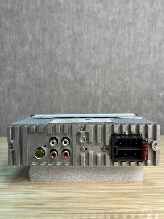 Автомагнитола  с Bluetooth  2-USB, SD, FM приемником 520