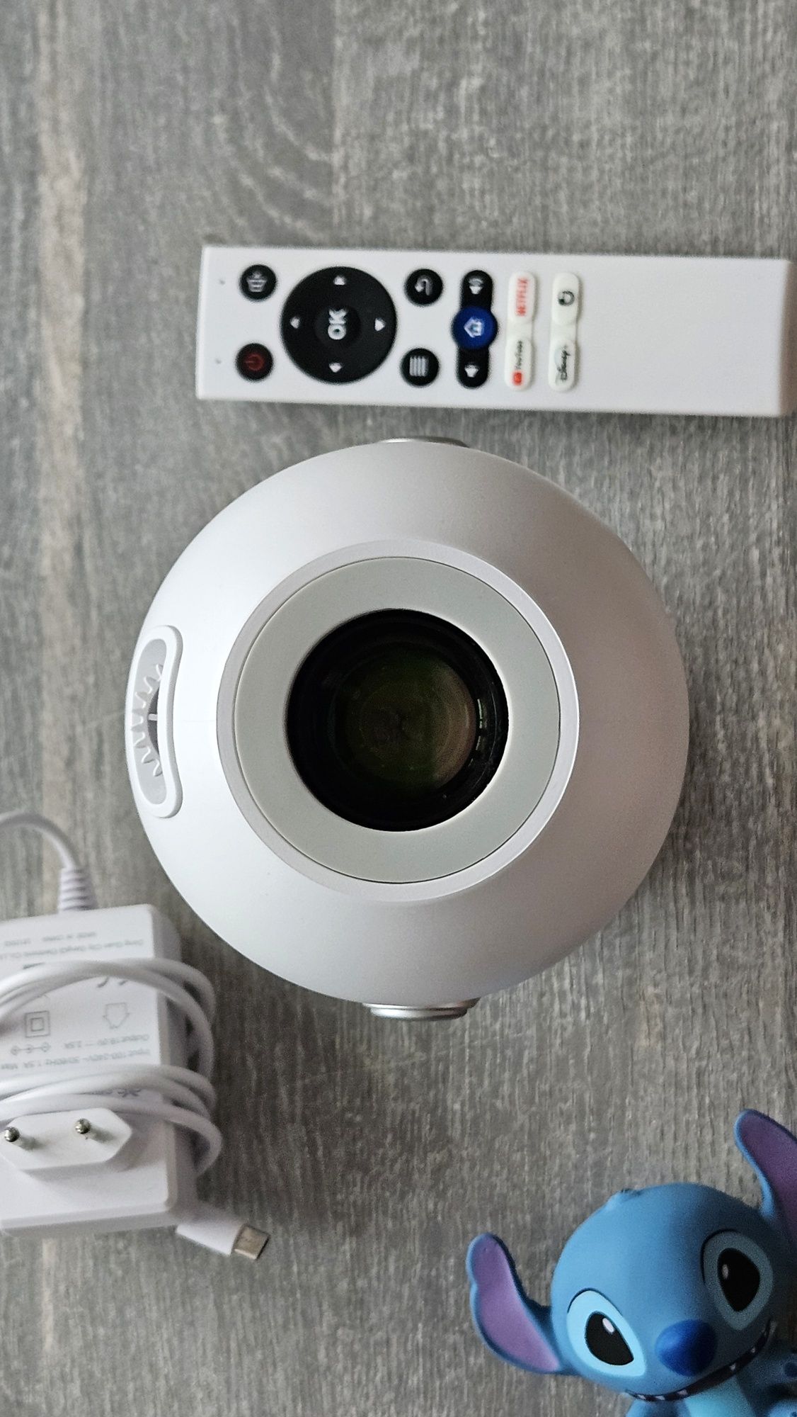Projektor Zenwire H6 Android , Netflix , HD