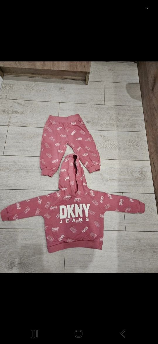 Dres DKNY JEANS dla dziewczynki rozmiar 12 miesięcy