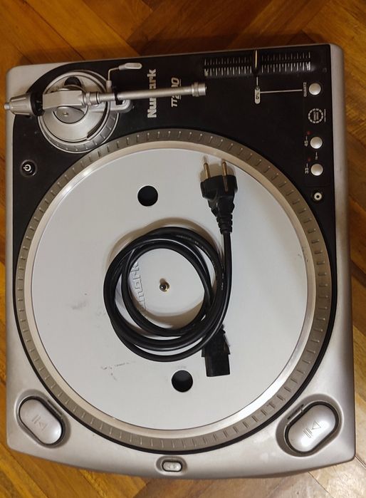 Numark TT200 програвач вінілу