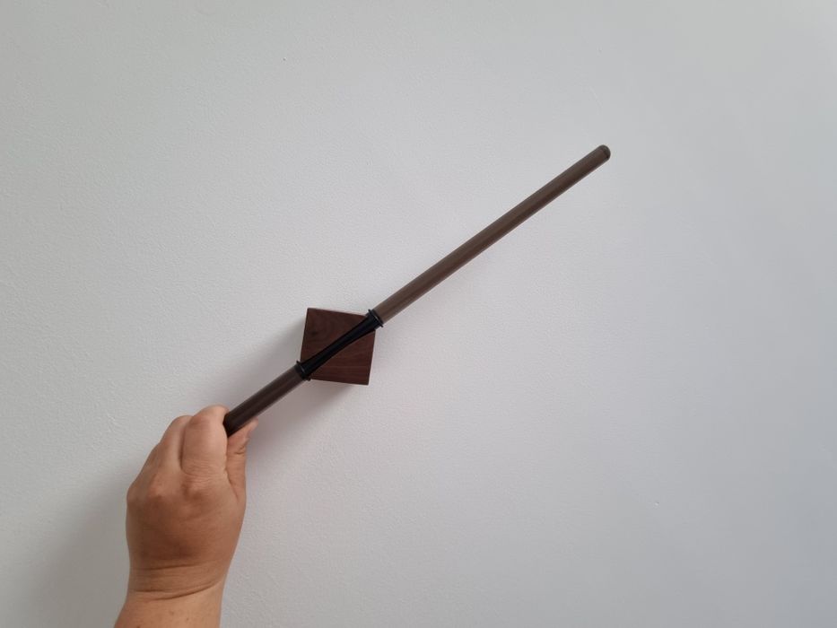 Elegancki minimalistyczny akrylowy wieszak na ręczniki 40cm