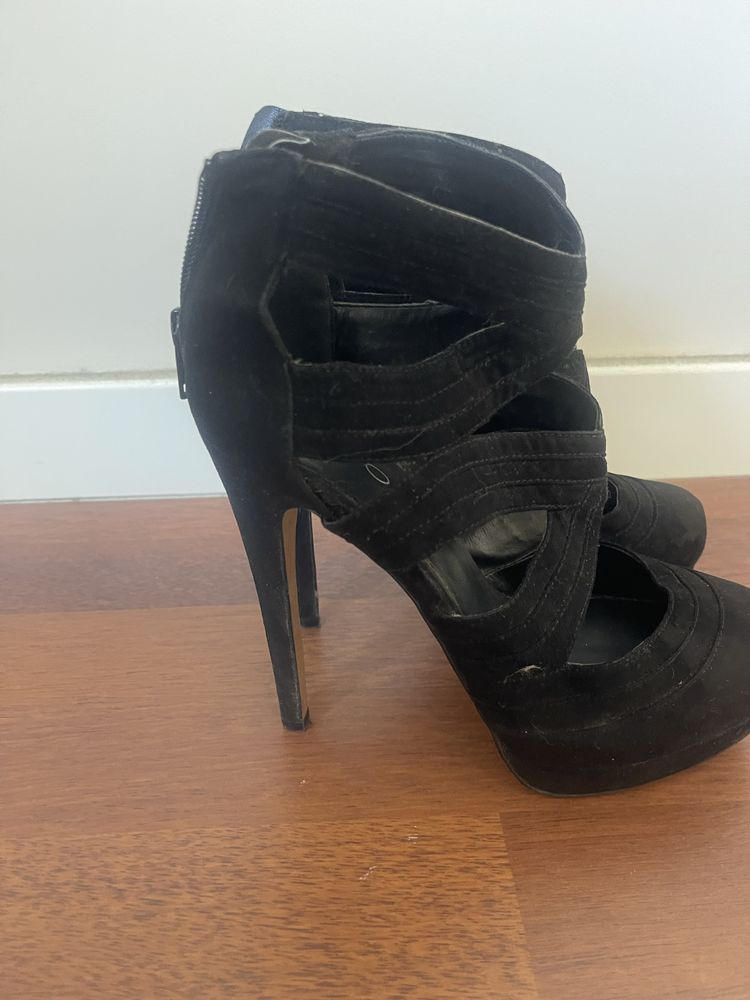 Sapatos marca Aldo preto