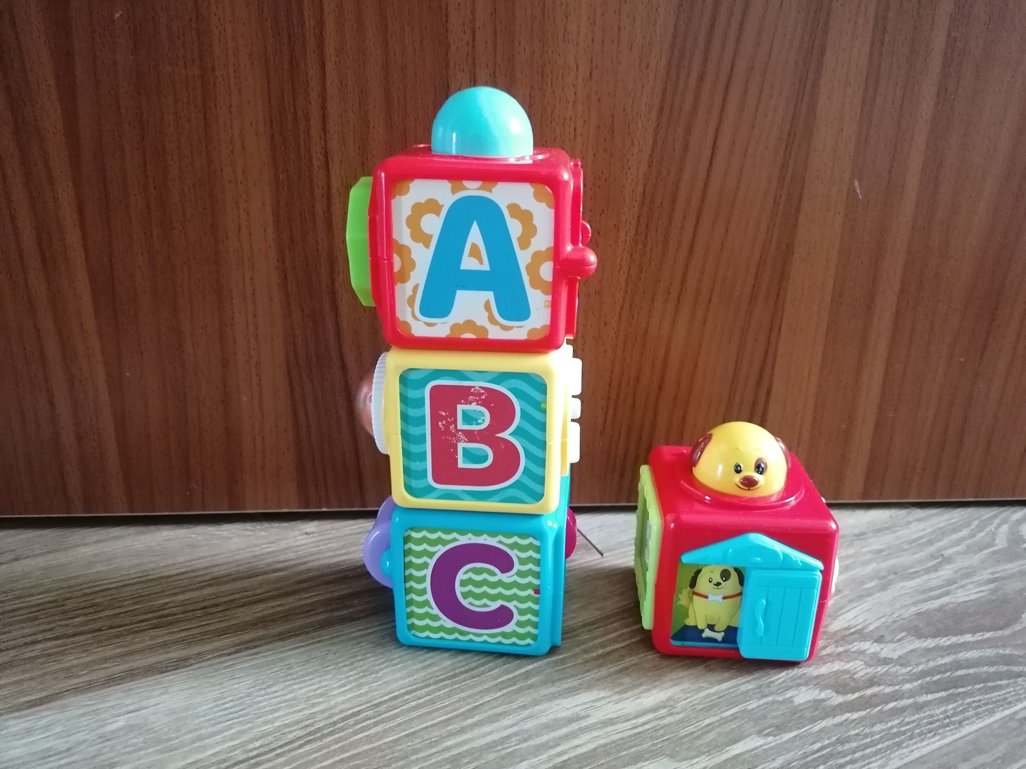 Fisher Price aktywne klocki ze zwierzątkami