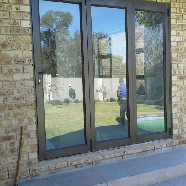 Serviços e reparações de Serralharia e Soldadura Ferro Inox Alumínio