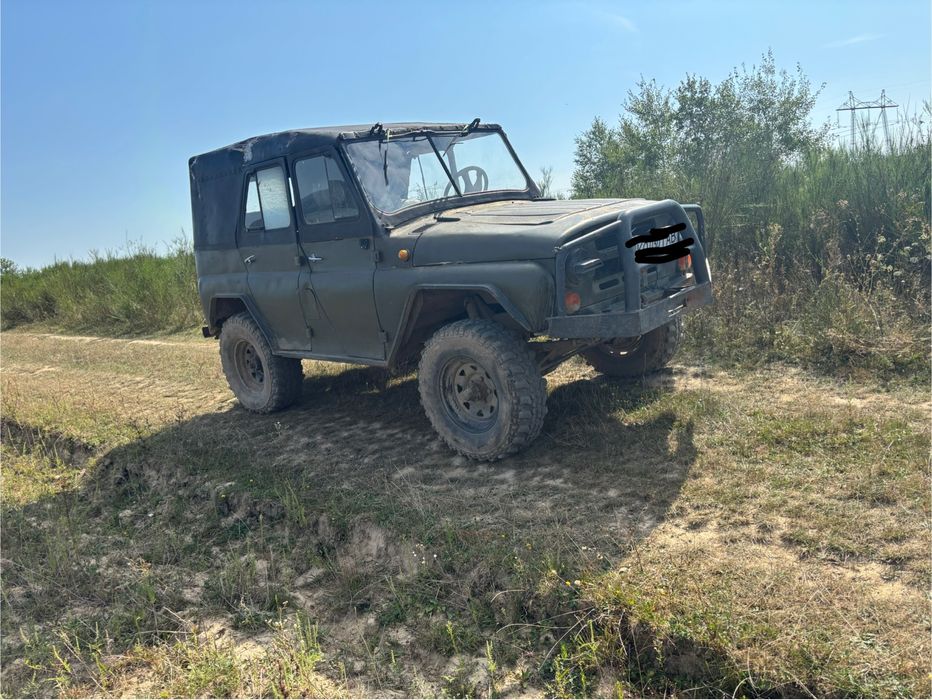 Продам уаз воєні мости .