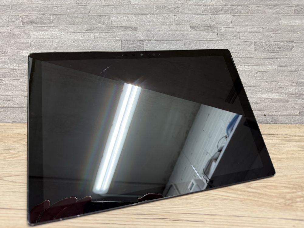 Microsoft Surface Pro 7 i5-10th/16/256gb/ на запчастини/ремонт