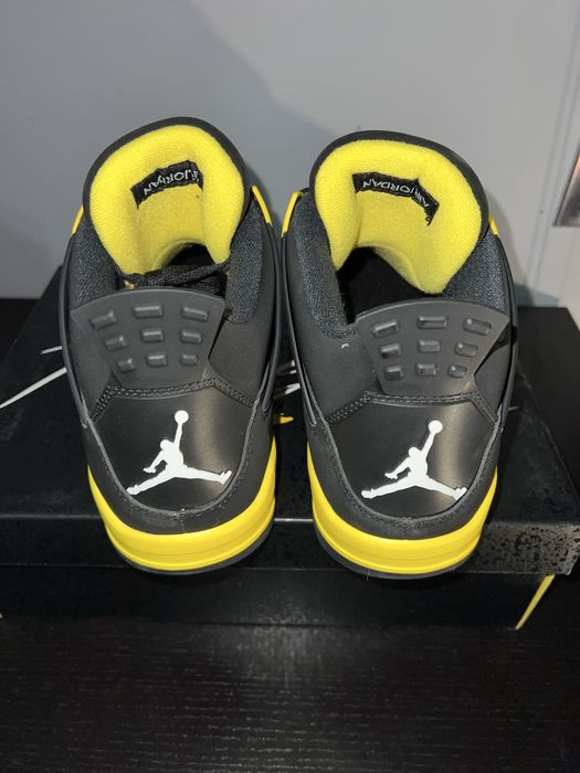 Jordan 4 yellow black