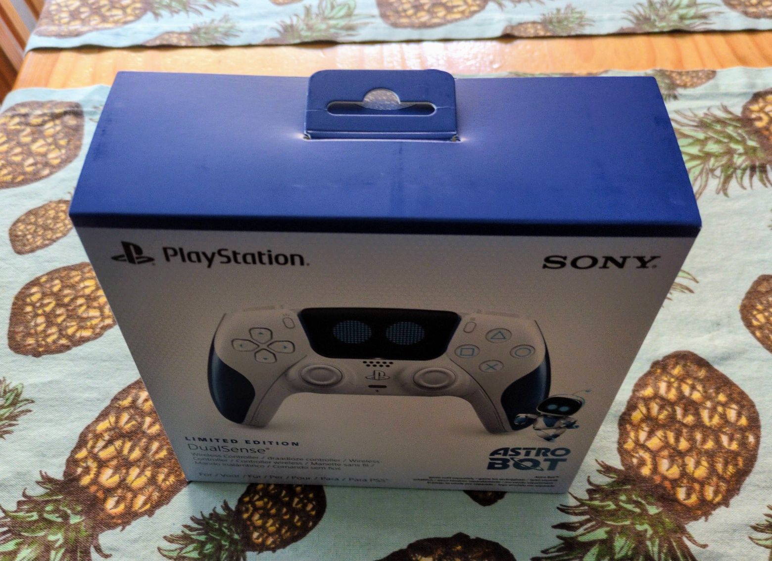 Comando PlayStation 5 (PS5) Dualsense Astro Bot NOVO e SELADO