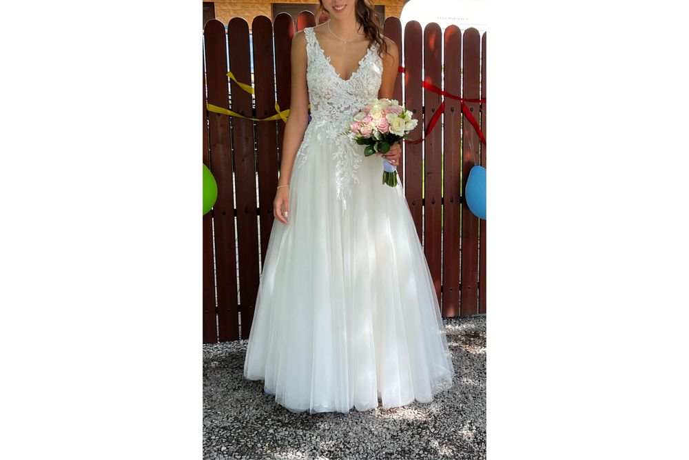 Suknia ślubna z delikatnym brokatem rozmiar XS/S/ wzrost 175cm