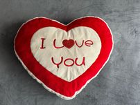 Poduszka I Lowe You duże serce