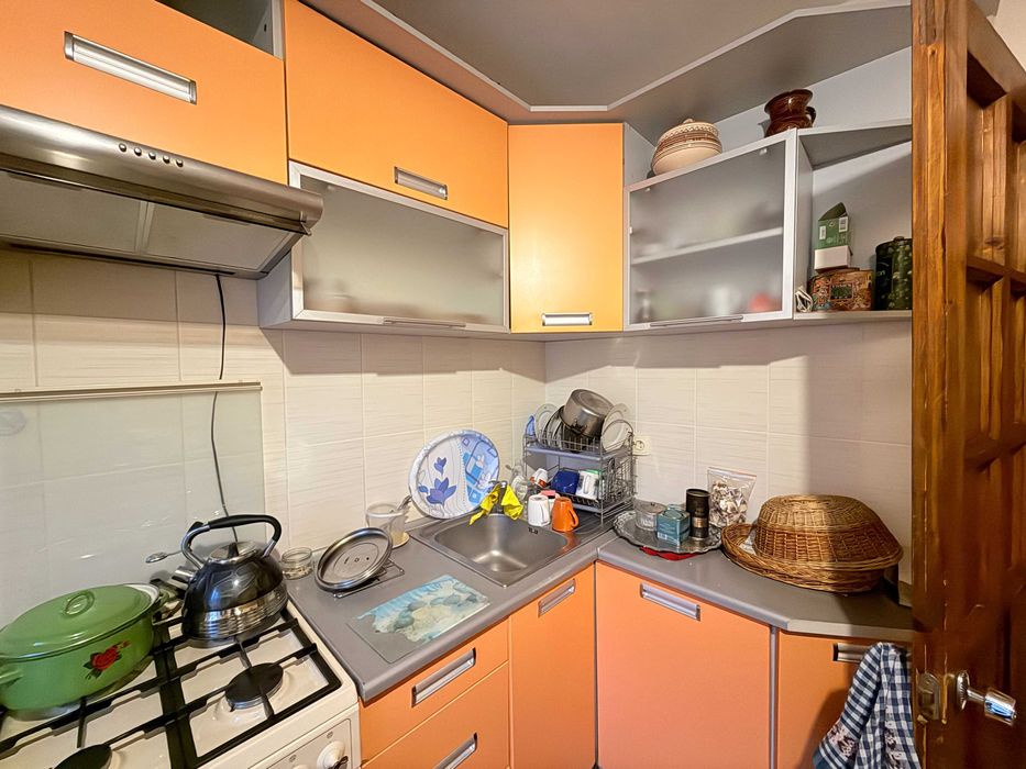 Продається квартира 3 кім., житловий стан, 66 м.кв., м.Яремче