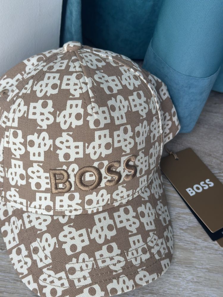 Нова кепка BOSS куплена в Копенгагені