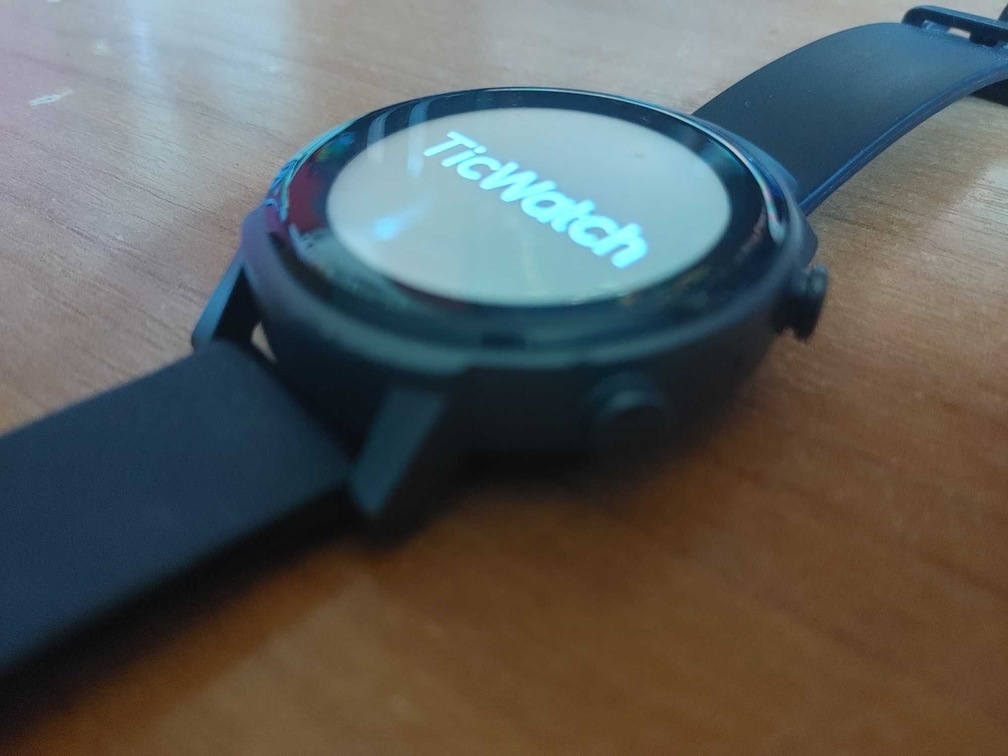 TicWatch E3 smartwatch